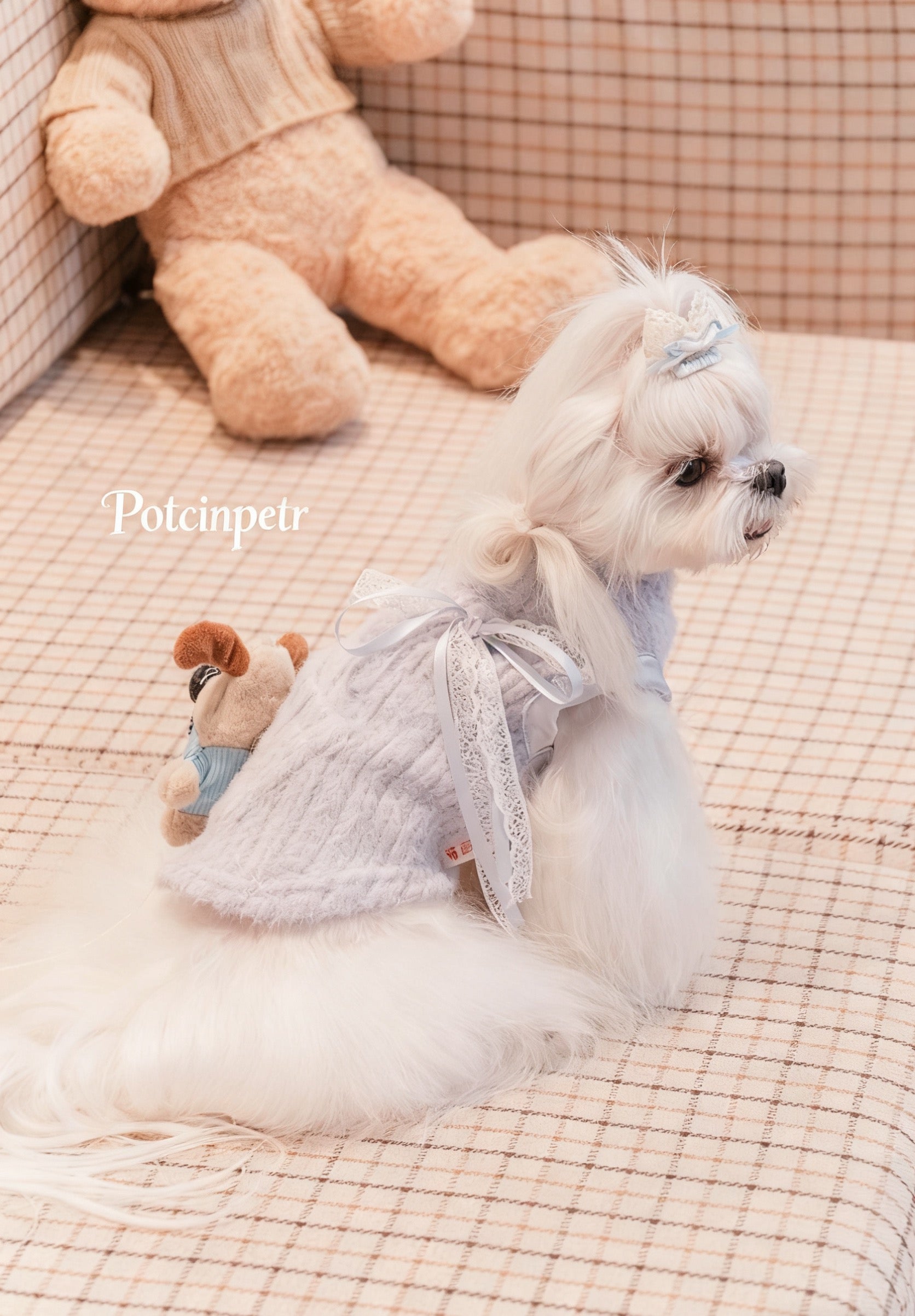 Pet cashmere sweater: Cute doll decoration for a warm winter outfit