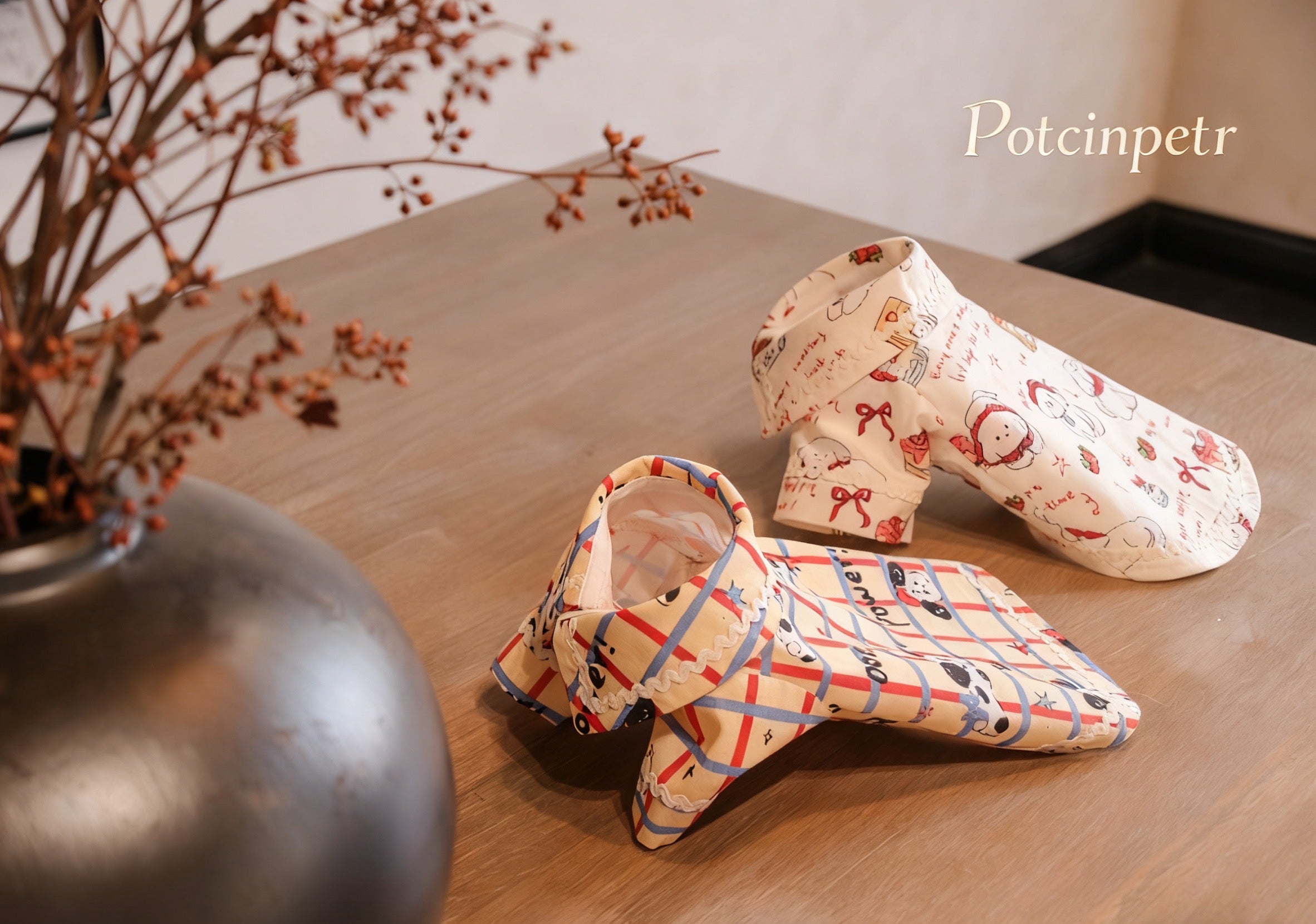 Must-have for the weekend! Pet fashion plaid shirt: Breathable and comfortable, create the coolest pet in the neighborhood